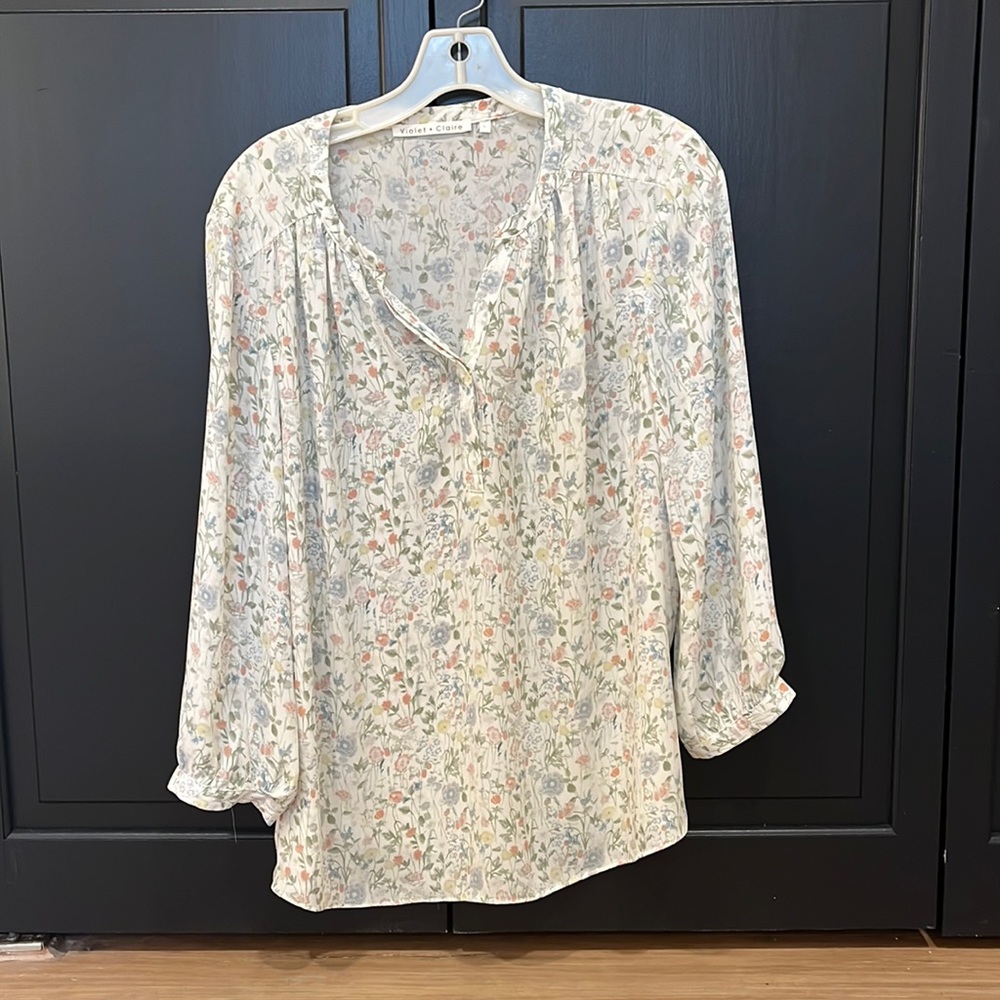 Violet + Claire brand quarter sleeve light top size large